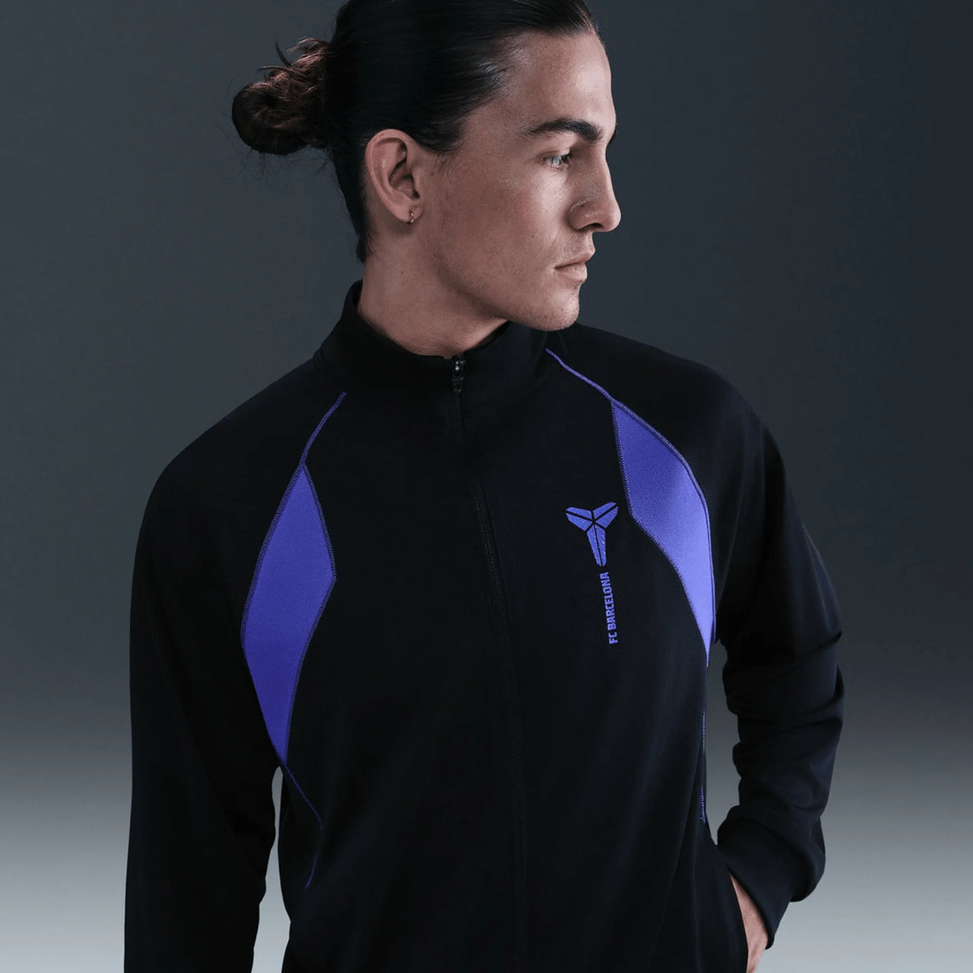 Nike Men's FC Barcelona Kobe Bryant Zip-Up Jacket 25/26 (Black/Persian Violet) - Image 3