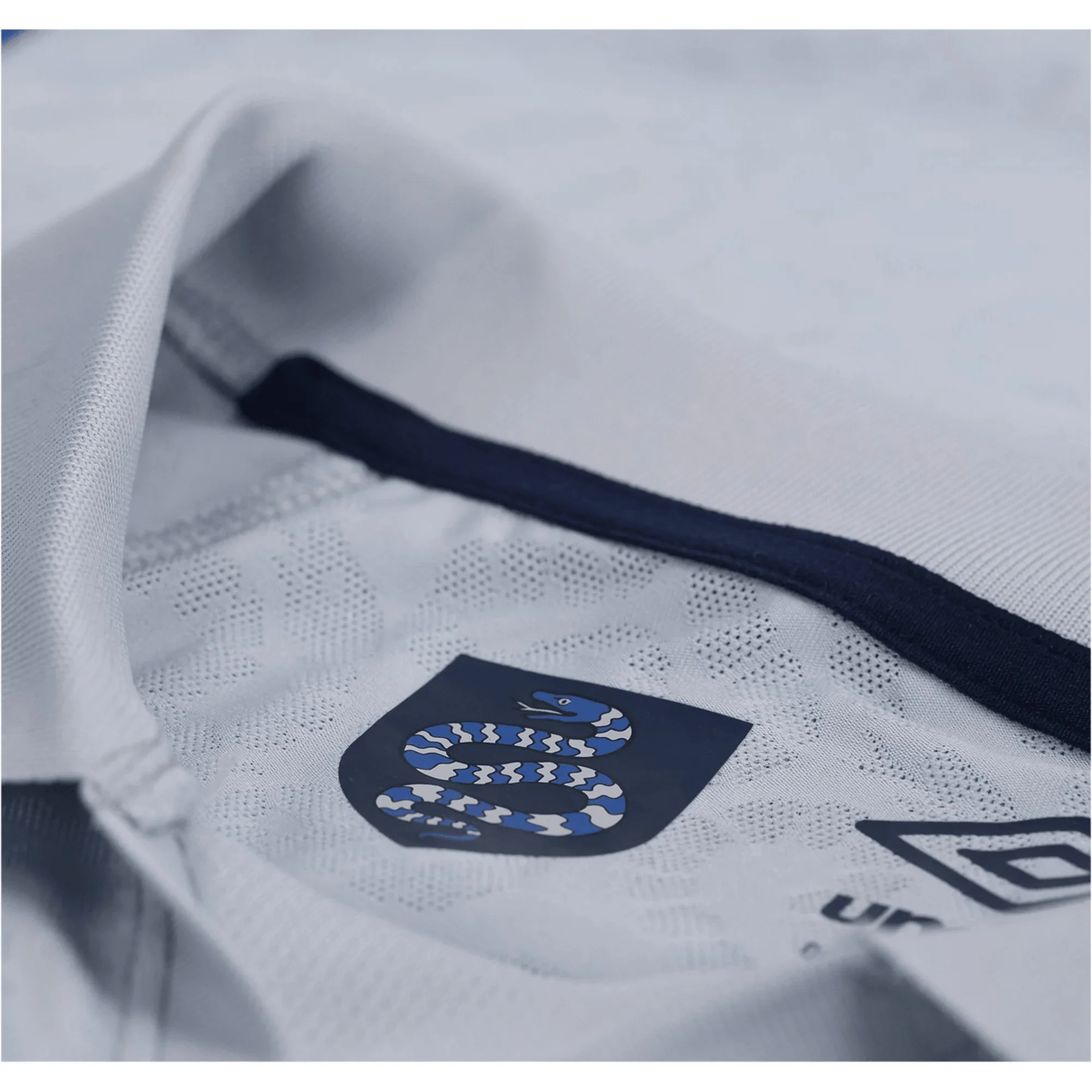 Umbro El Salvador Away Jersey 2026 (Grey/Navy) - Image 4
